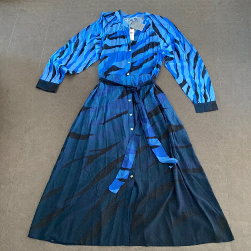 LONG sleeved dress size 14